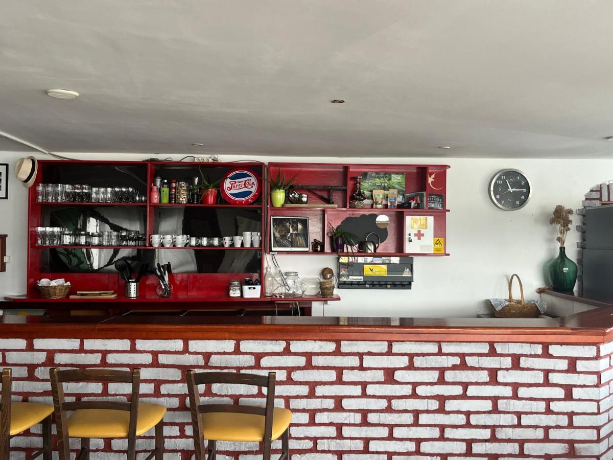 Eagle'S Nest Hostel ポストイナ エクステリア 写真