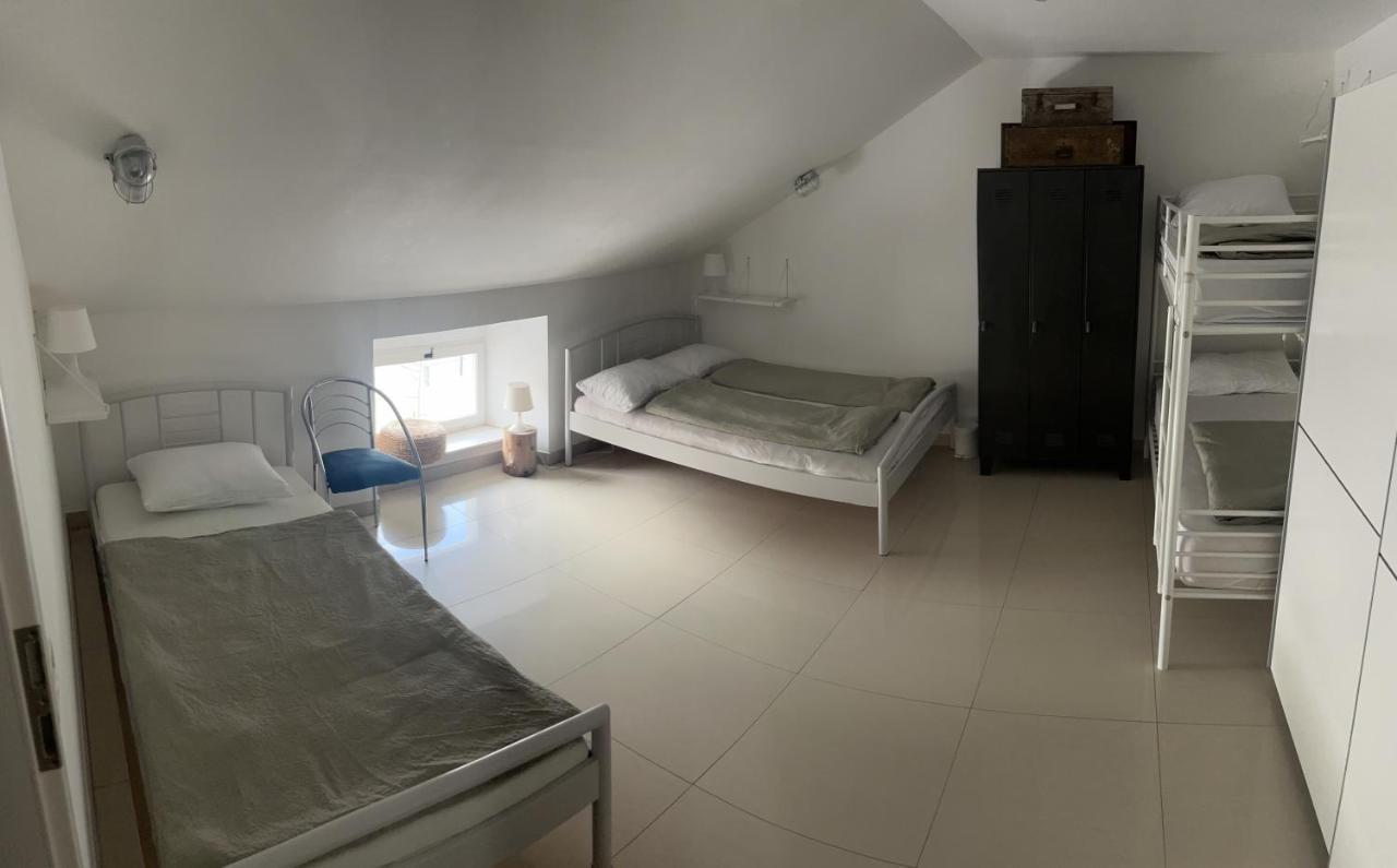 Eagle'S Nest Hostel ポストイナ エクステリア 写真