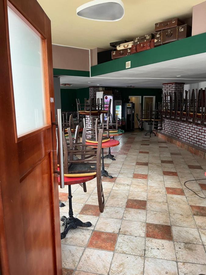 Eagle'S Nest Hostel ポストイナ エクステリア 写真