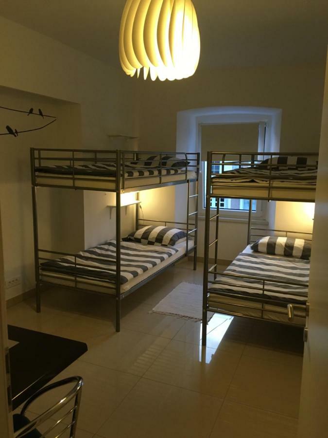 Eagle'S Nest Hostel ポストイナ エクステリア 写真