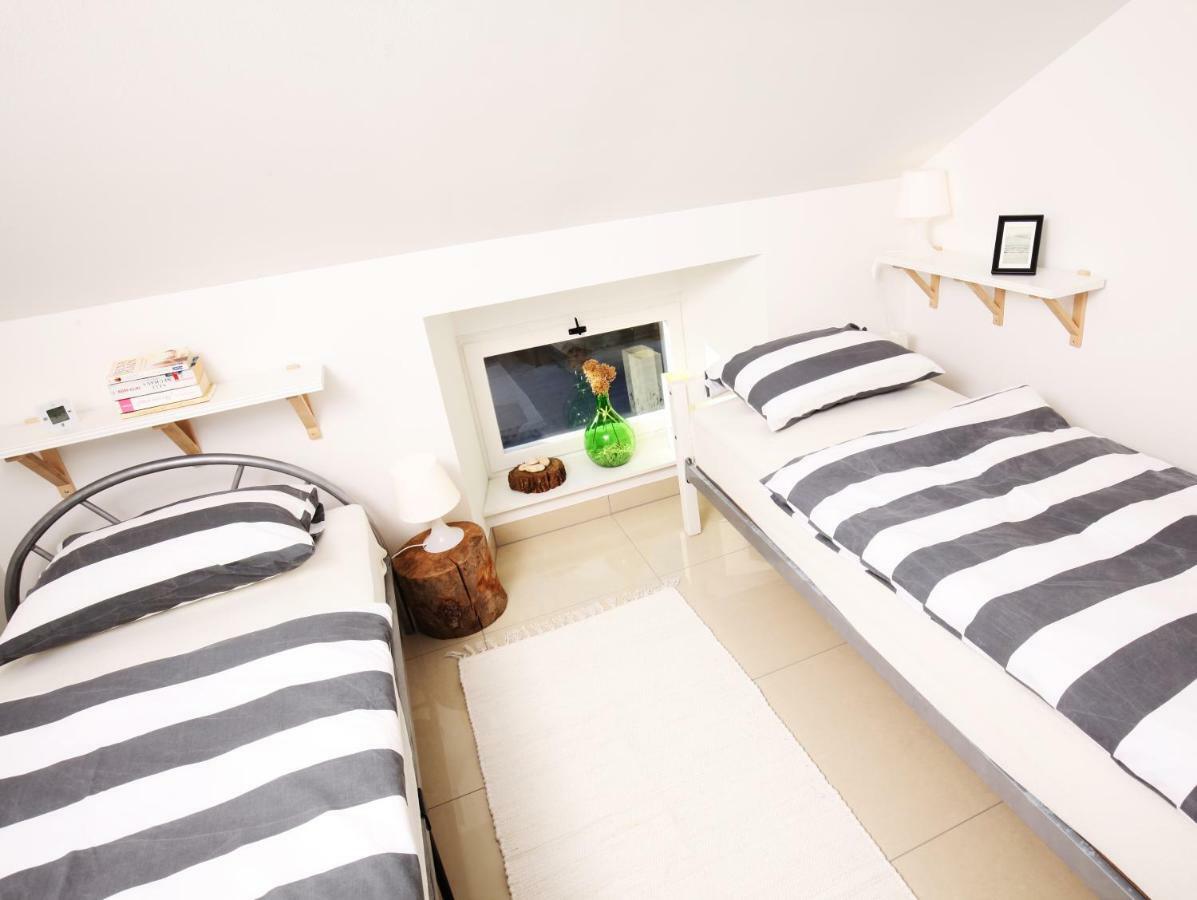 Eagle'S Nest Hostel ポストイナ エクステリア 写真